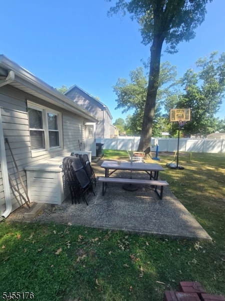 30 Caswell Ave Property Photo 6
