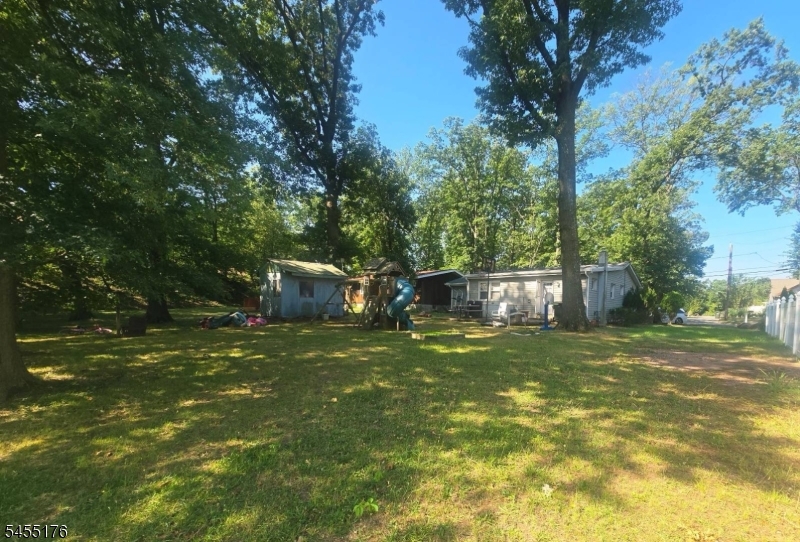 30 Caswell Ave Property Photo 7