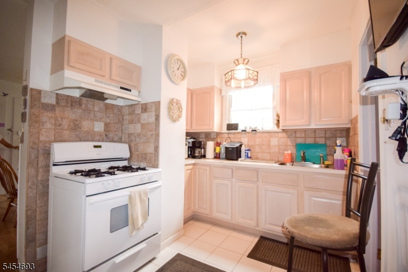 35 Hilton St Property Photo 8