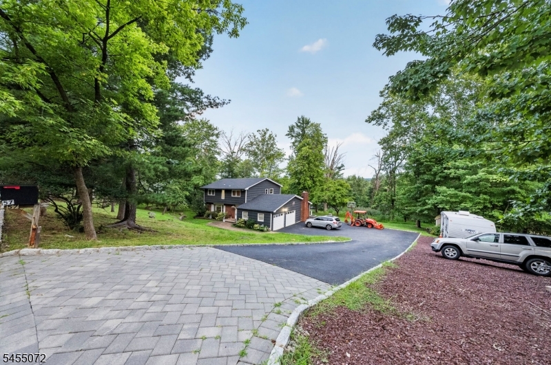 57 Longview Dr Property Photo 1