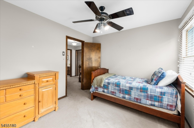 12 Holly Park Dr Property Photo 16