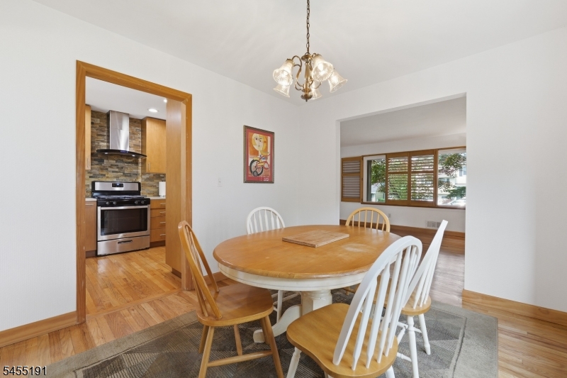 17 Westland Rd Property Photo 5