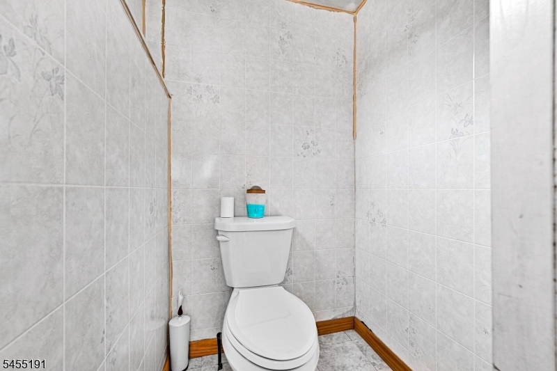 17 Westland Rd Property Photo 17