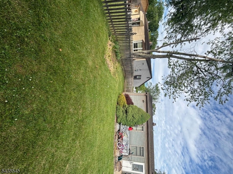 492 Booth Ct Property Photo 12