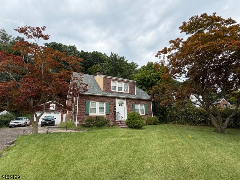 628 Valley Rd Property Photo 1