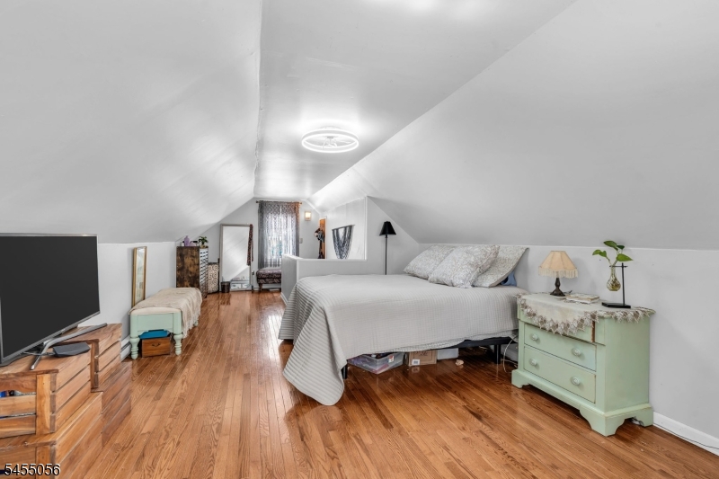 44 Allen St Property Photo 17