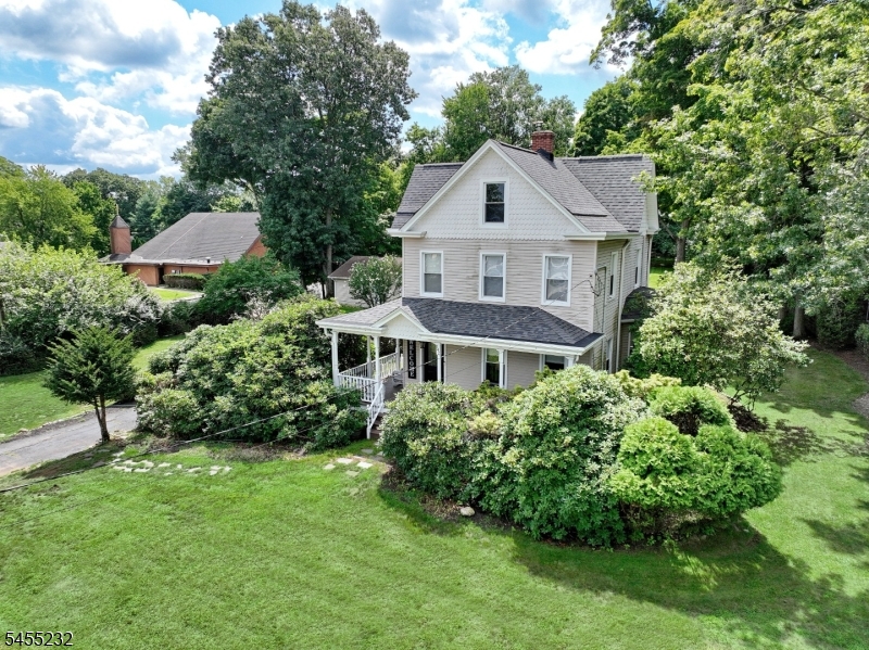 142 Wyckoff Property Photo 4