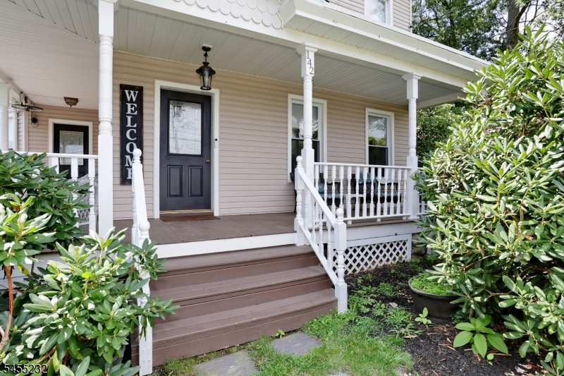 142 Wyckoff Property Photo 5