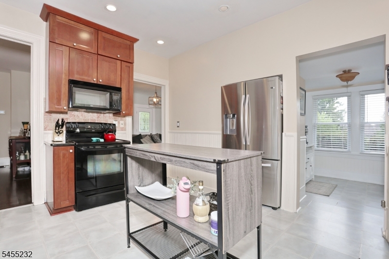 142 Wyckoff Property Photo 17