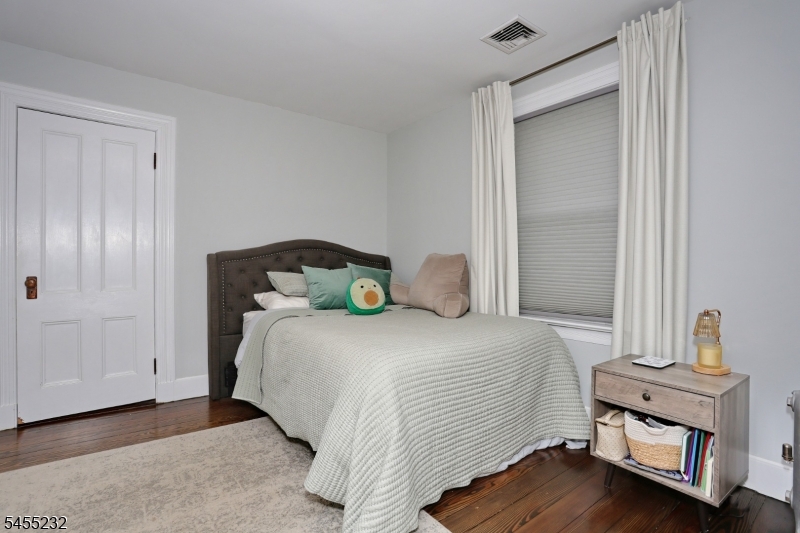 142 Wyckoff Property Photo 25