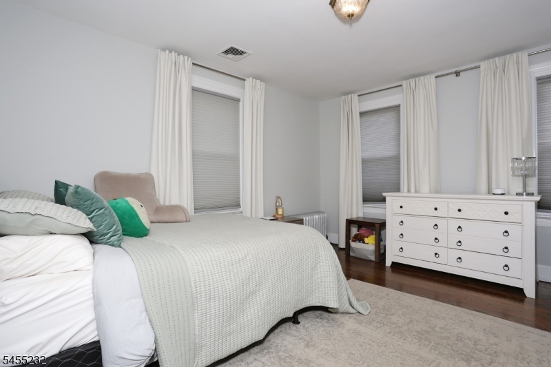 142 Wyckoff Property Photo 26