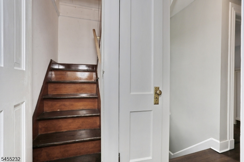 142 Wyckoff Property Photo 28