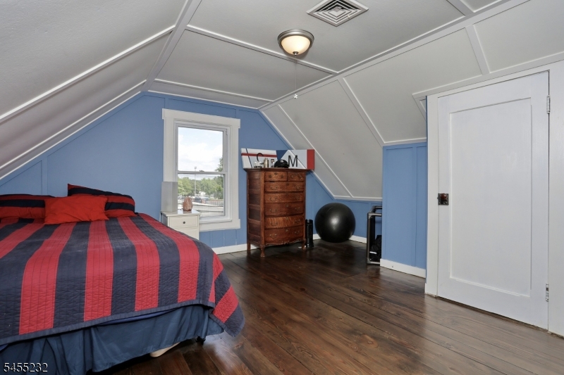 142 Wyckoff Property Photo 29