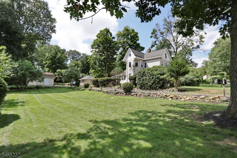 142 Wyckoff Property Photo 31