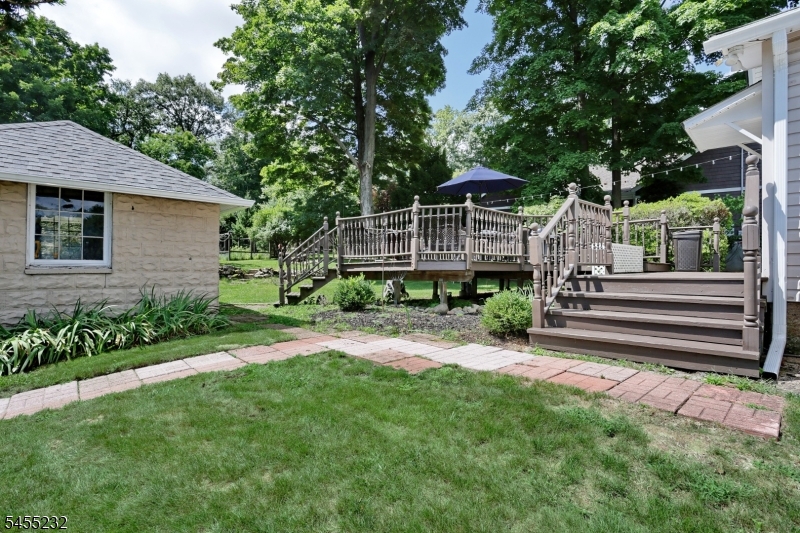 142 Wyckoff Property Photo 33