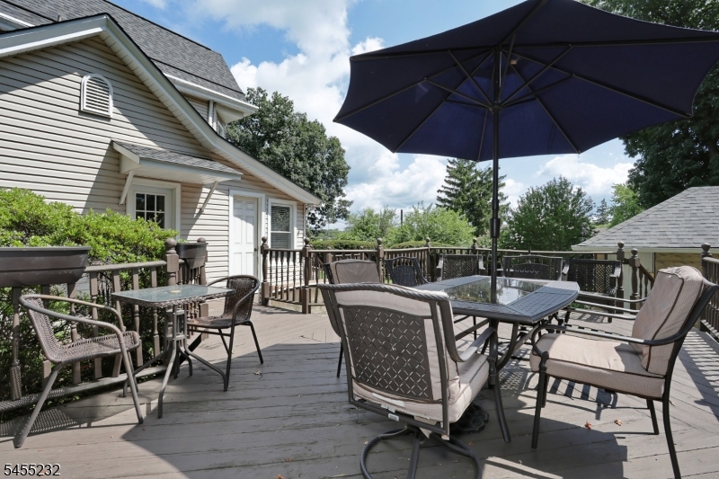 142 Wyckoff Property Photo 34