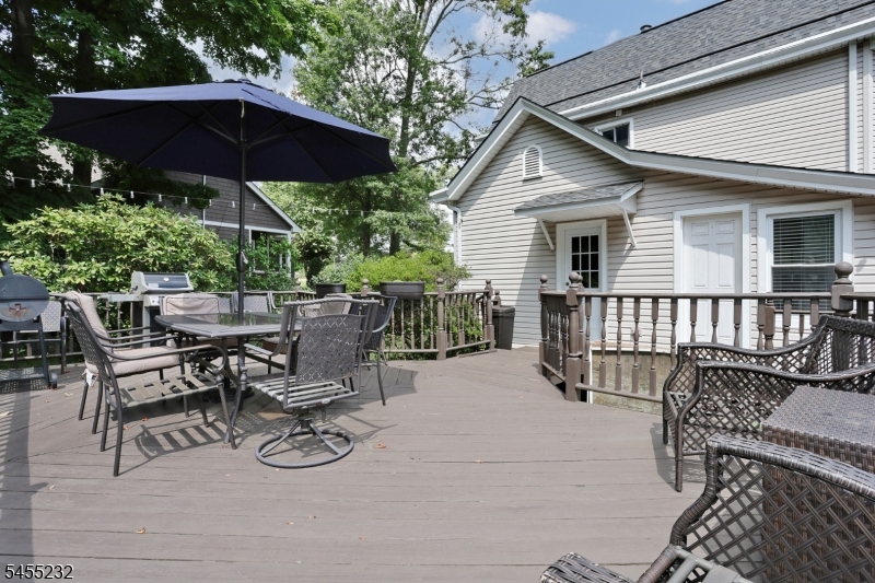 142 Wyckoff Property Photo 35