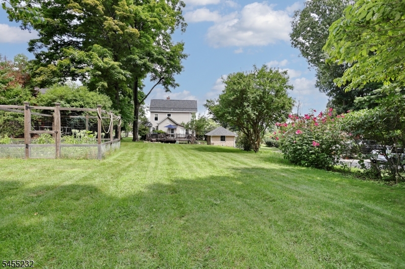 142 Wyckoff Property Photo 38