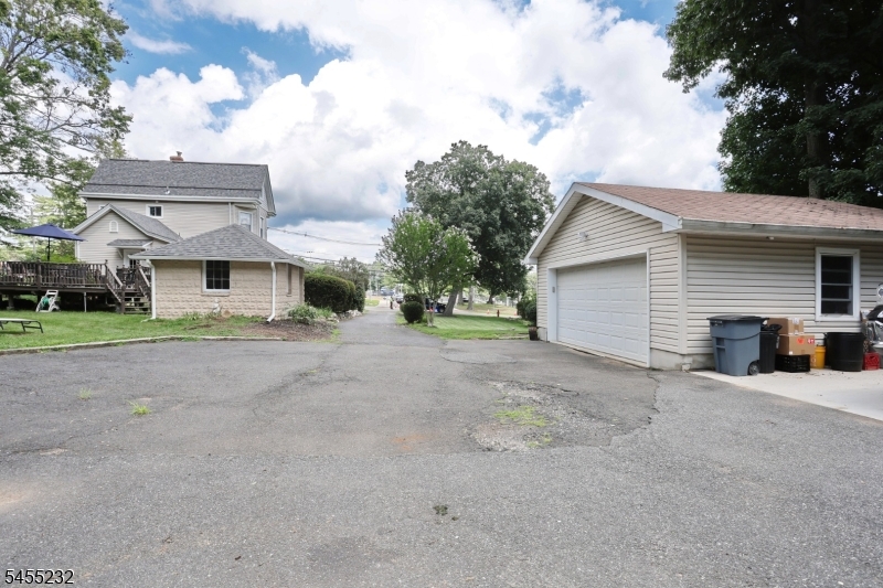 142 Wyckoff Property Photo 39