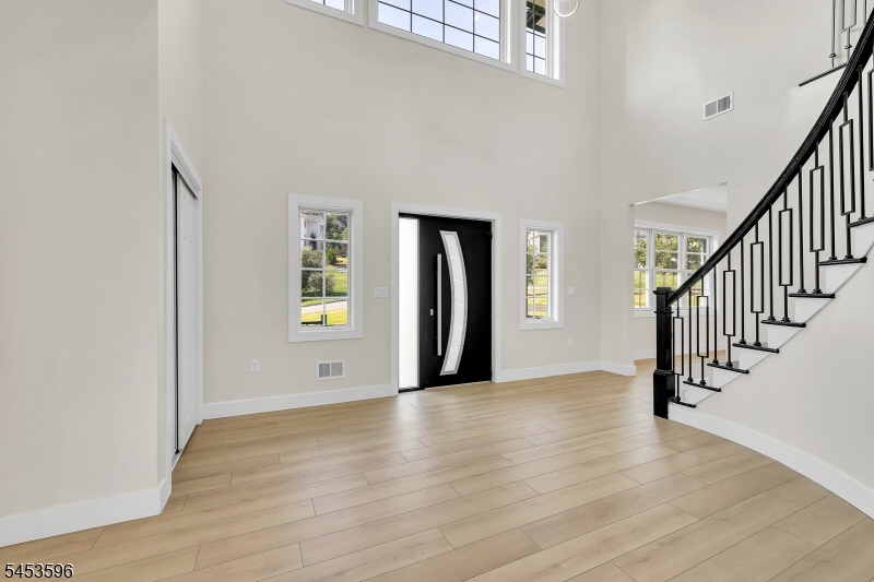 2 Minor Ct Property Photo 6