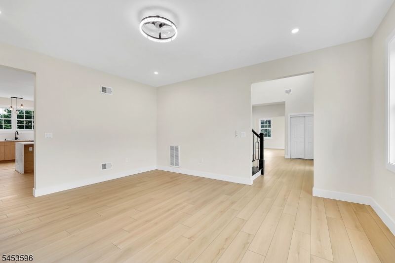 2 Minor Ct Property Photo 11