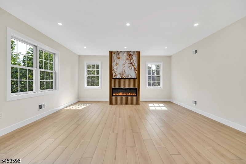 2 Minor Ct Property Photo 15