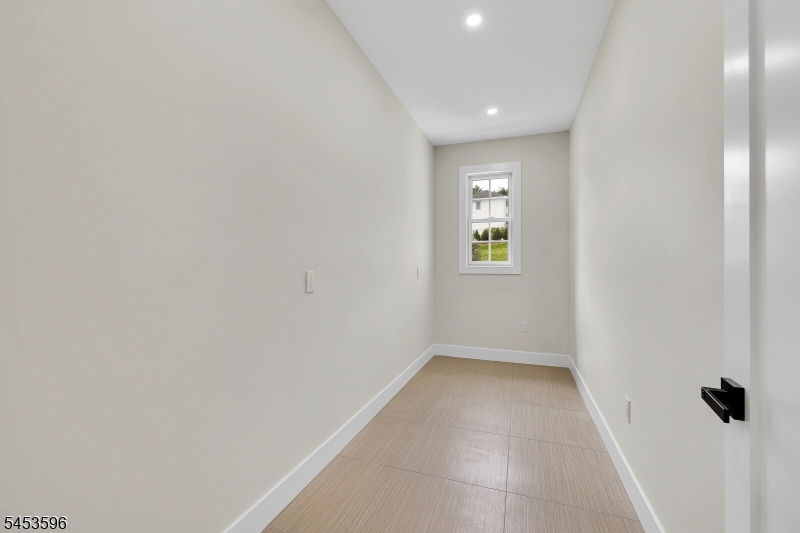 2 Minor Ct Property Photo 24