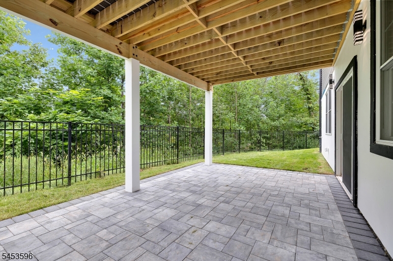 2 Minor Ct Property Photo 27