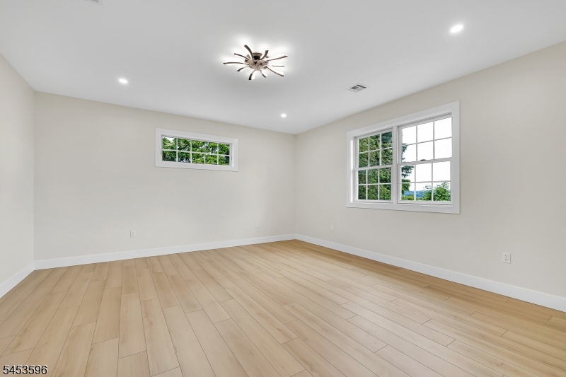 2 Minor Ct Property Photo 36