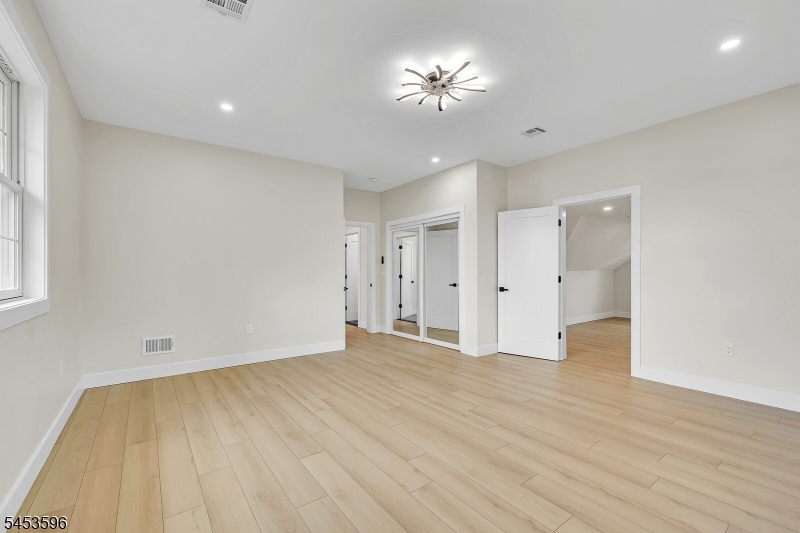 2 Minor Ct Property Photo 41