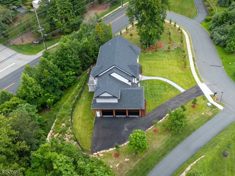 2 Minor Ct Property Photo 44