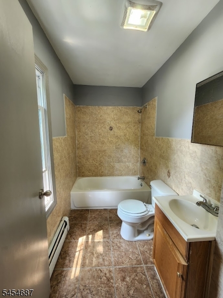 122 Spruce St Property Photo 9