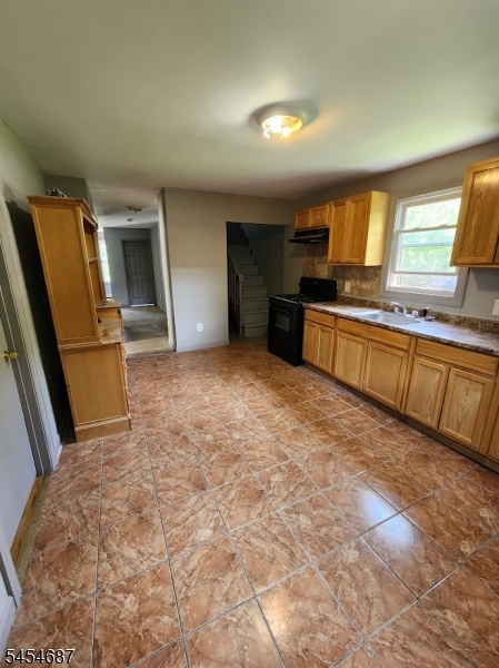 122 Spruce St Property Photo 10