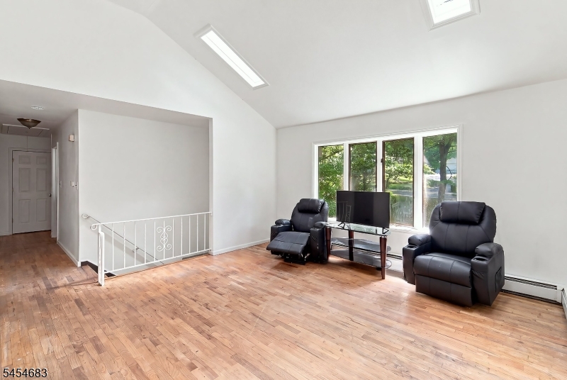 20 Waterloo Rd Property Photo 6