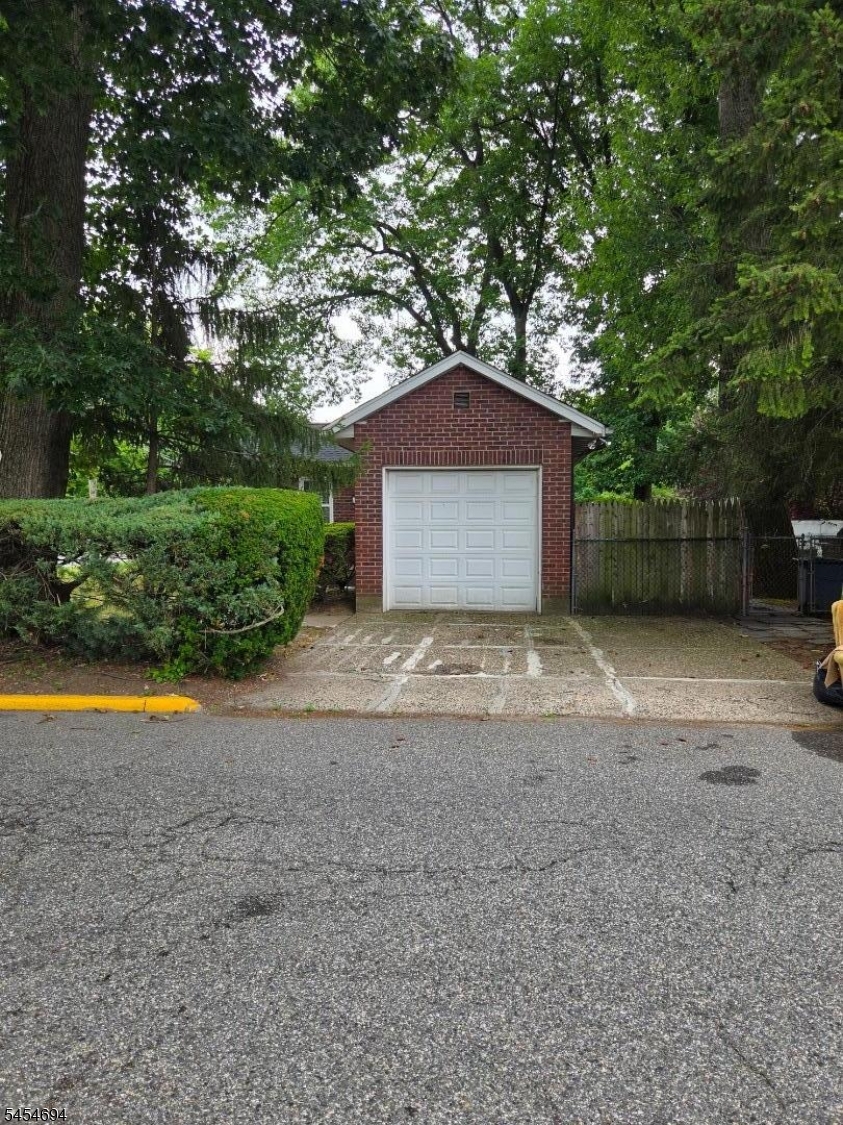168 E Spring Valley Ave Property Photo 3