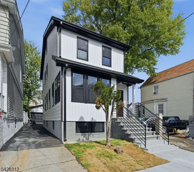 153 Brookside Ave Property Photo 1