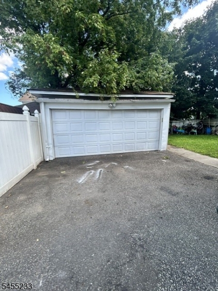 92 Burlington Ave Property Photo 20