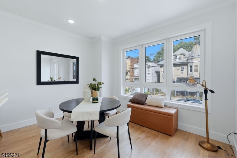 161 21st St Property Photo 5