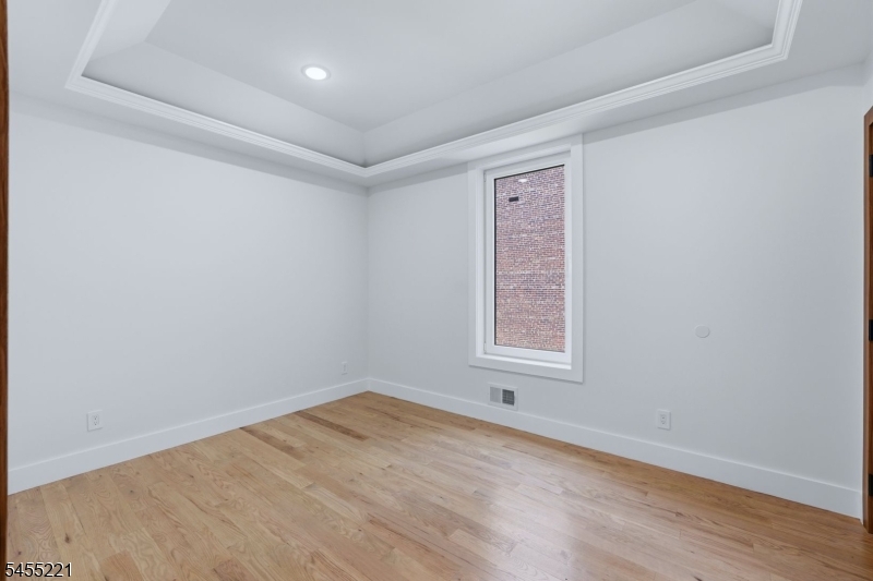 161 21st St Property Photo 12