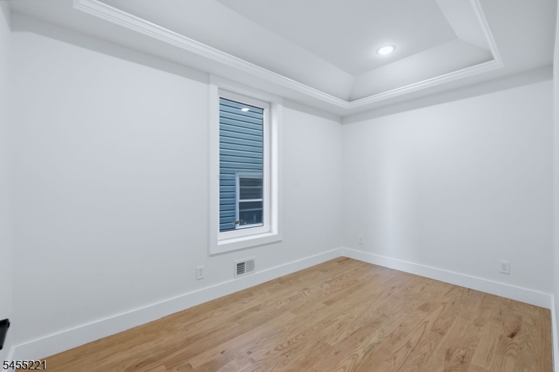 161 21st St Property Photo 14