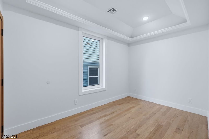 161 21st St Property Photo 22