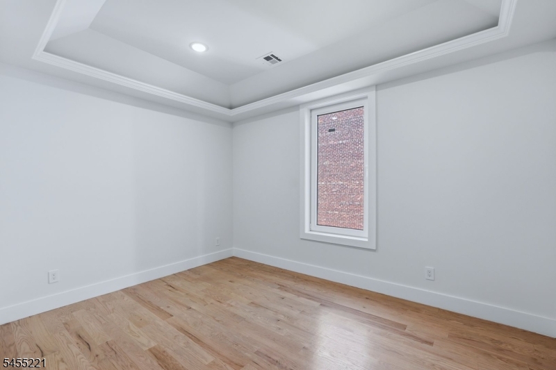 161 21st St Property Photo 26