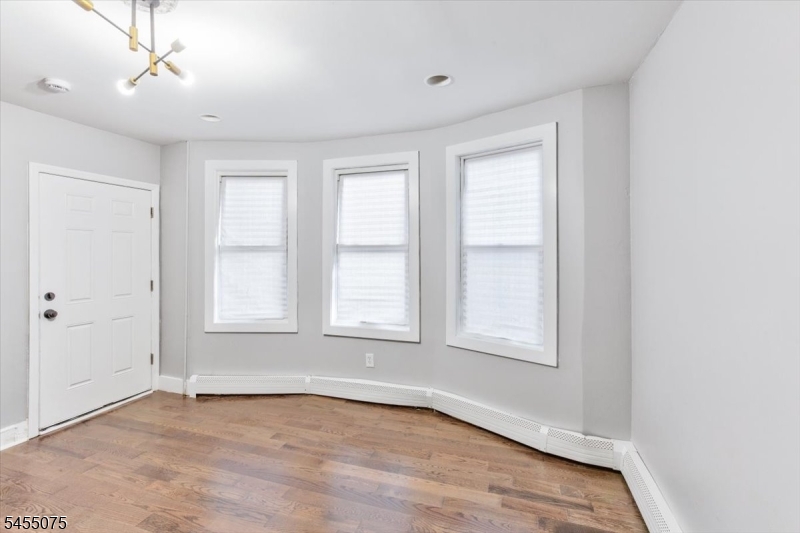 20 Edwin Pl Property Photo 15