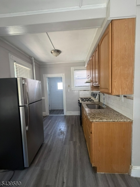 41 Outlook Ave Property Photo 5