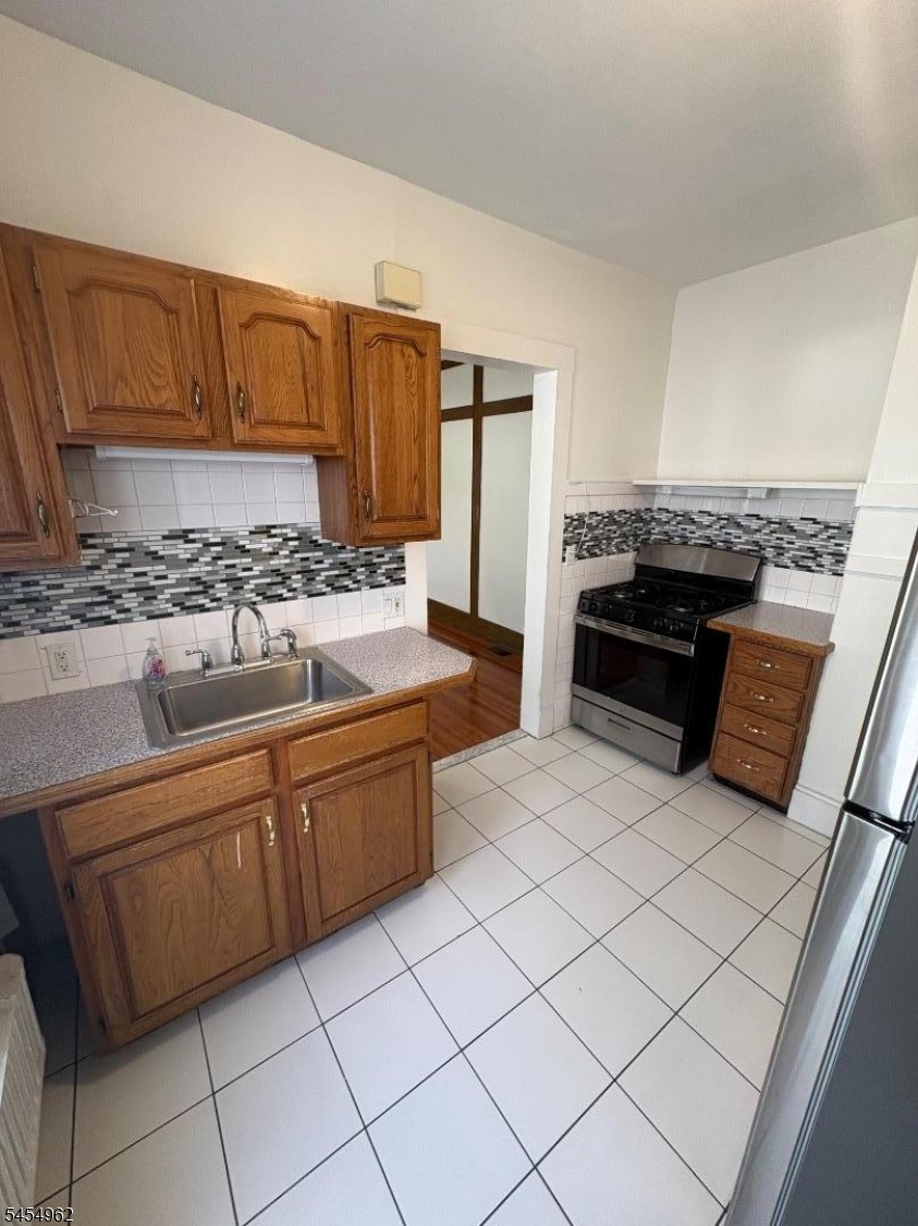 17 N Doughty Ave Property Photo 8