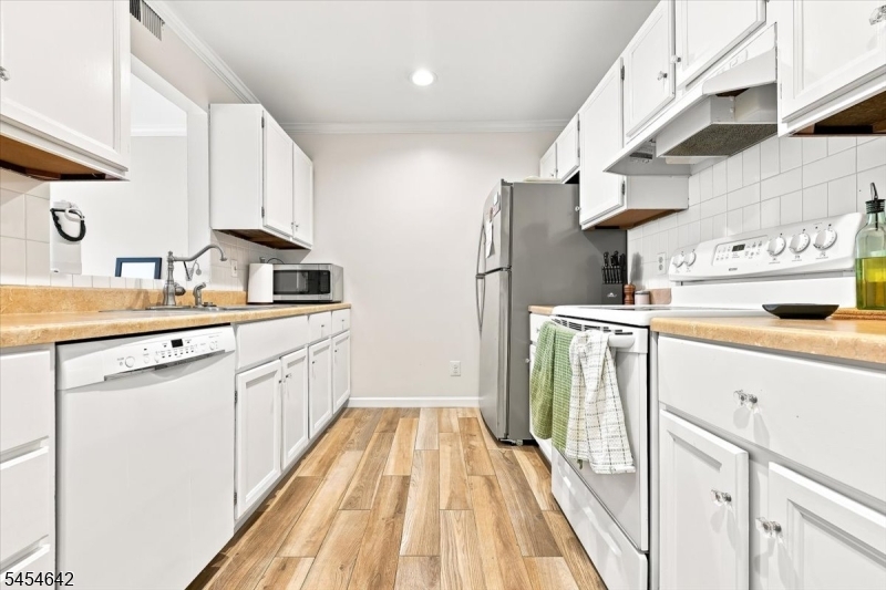 971 Bloomfield Ave C-1 Property Photo 1