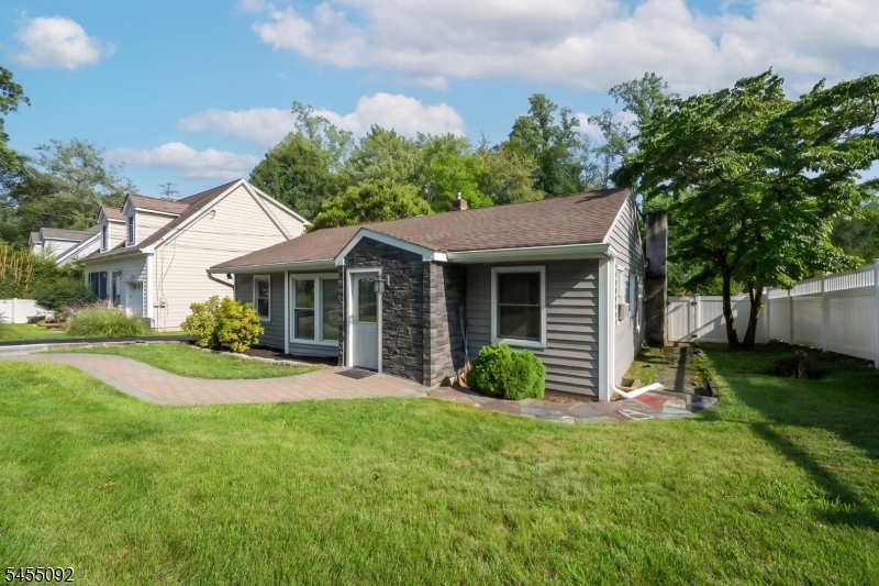 19 Apache Trl Property Photo 2