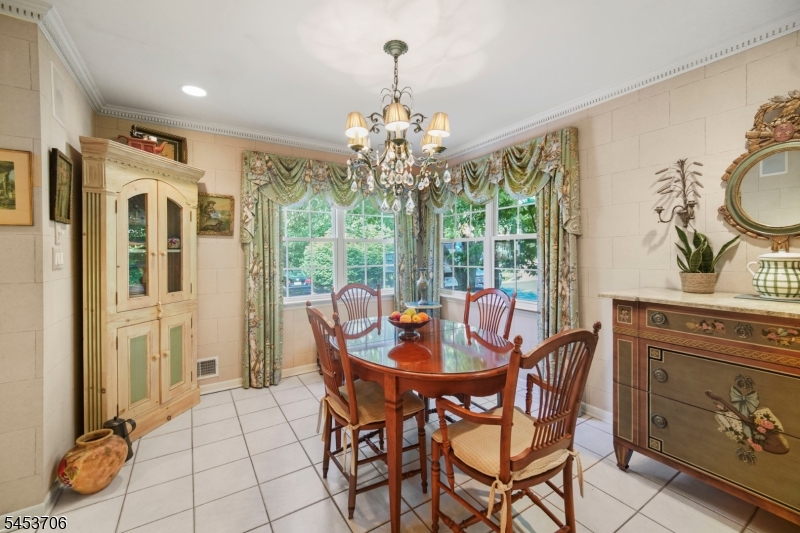 21 Berkeley Square Condo 21 Property Photo 5