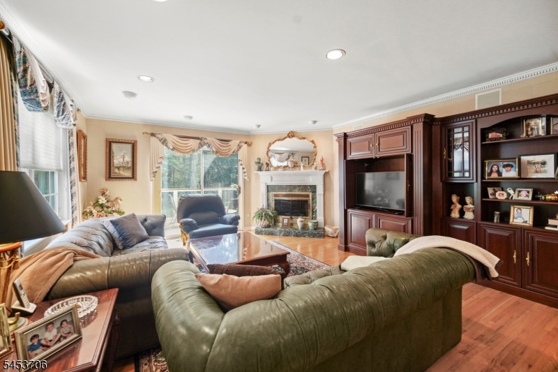 21 Berkeley Square Condo 21 Property Photo 17