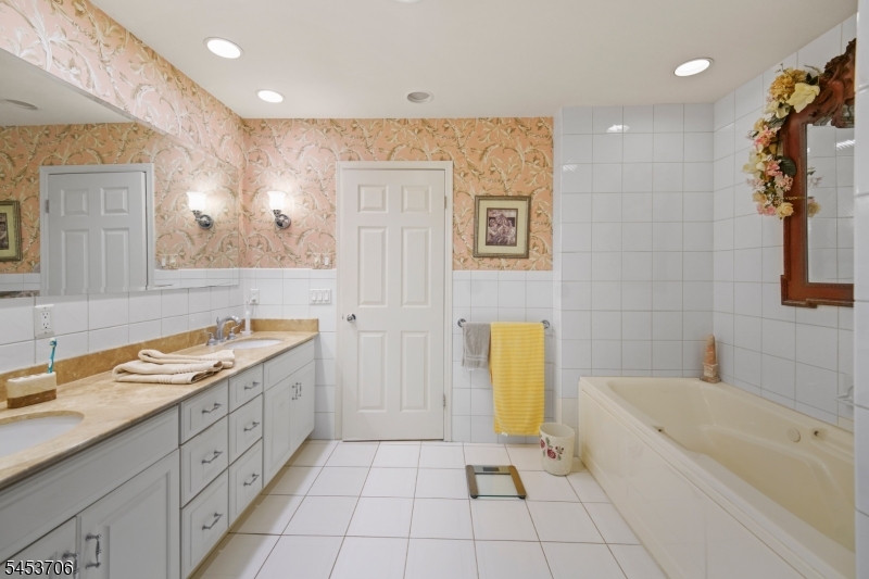 21 Berkeley Square Condo 21 Property Photo 29